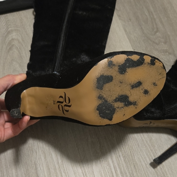 Burju Black Velvet Over the Knee Boots - Picture 4 of 11